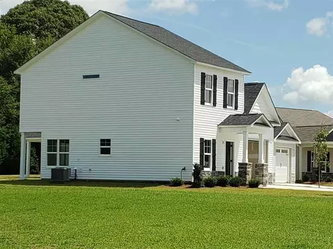 101 Jude Ct, Dunn, NC 28334 photo 1