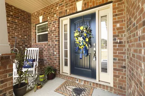 131 Colonade Ct, Benson, NC 27504 photo 3