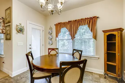 131 Colonade Ct, Benson, NC 27504 photo 8