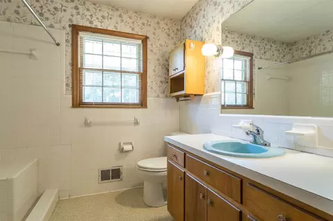 4110 W Cornwallis Rd, Durham, NC 27705 photo 13