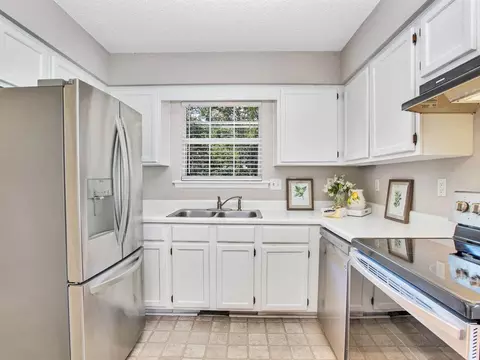 4237 Bluffs Ln, Durham, NC 27712 photo 12