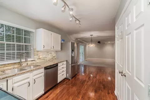 21 Beechtree Ct, Durham, NC 27713 photo 5