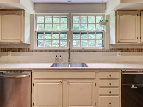 1100 Trails End Rd, Durham, NC 27712 photo 8