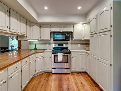 1100 Trails End Rd, Durham, NC 27712 photo 6