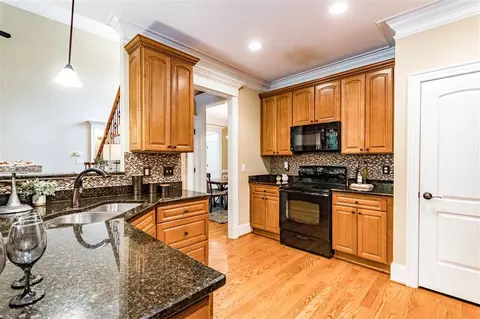 608 Continental Dr, Durham, NC 27712 photo 8