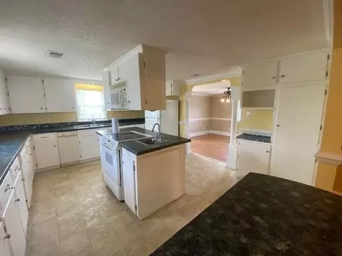 111 Pope St, Erwin, NC 28339 photo 15