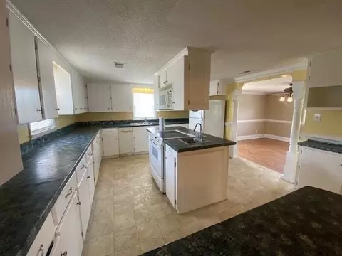 111 Pope St, Erwin, NC 28339 photo 11