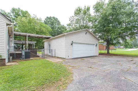 615 E H St, Erwin, NC 28339 photo 5