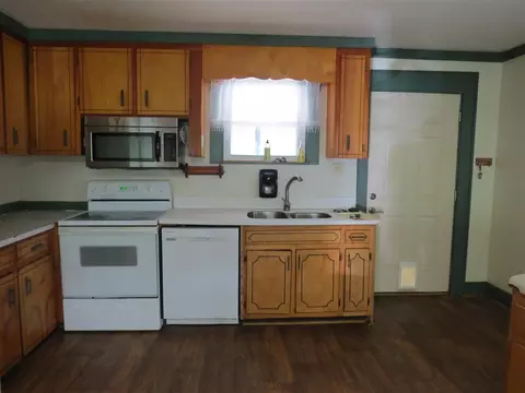 111 4th St, Erwin, NC 28339 photo 5