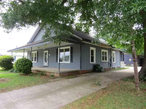 111 4th St, Erwin, NC 28339 photo 1