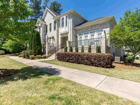 710 Derby Ct, Durham, NC 27707 photo 2
