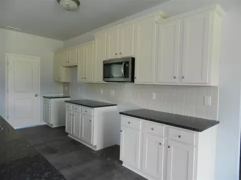 131 Monaghan Ct, Selma, NC 27576 photo 6
