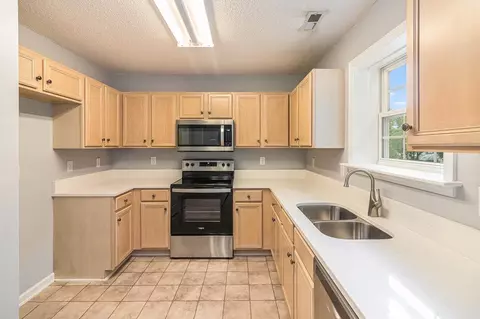6 Gateview Ct, Durham, NC 27703 photo 6