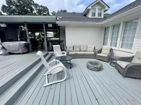 506 W Parrish Dr, Benson, NC 27504 photo 4