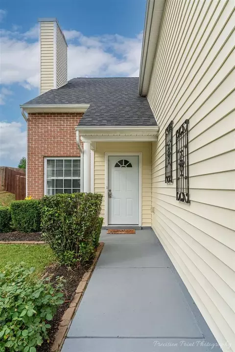 2047 Spring Creek Dr, Durham, NC 27704 photo 3