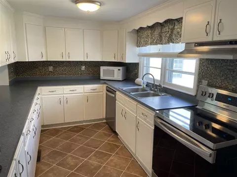200 E H St, Erwin, NC 28339 photo 9