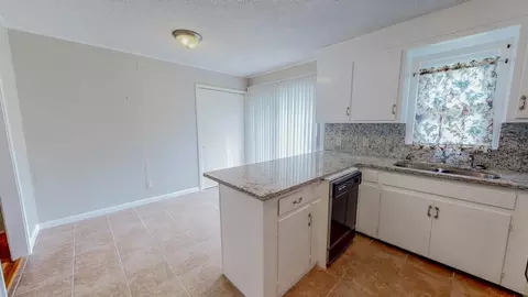 17 Delta Dr, Roxboro, NC 27573 photo 8