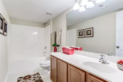 6 Prairie View Ct, Durham, NC 27703 photo 6