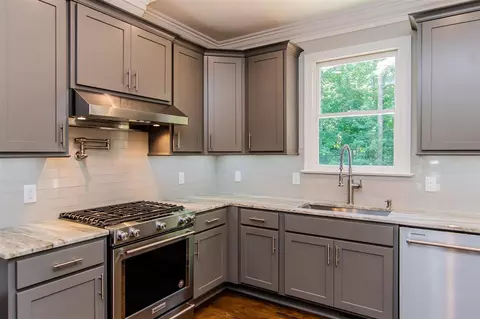 211 Draymore Way, Cary, NC 27519 photo 8