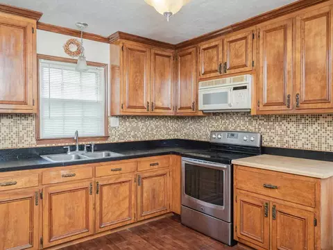 102 Deepwood Cir, Garner, NC 27529 photo 4