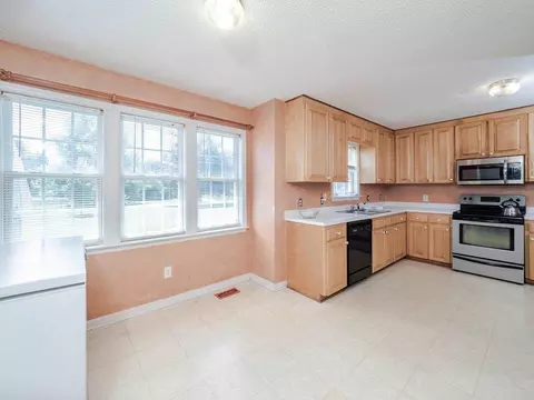3137 Eric St, Willow Spring, NC 27592 photo 10