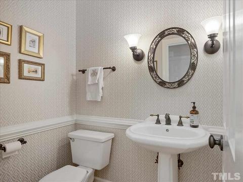 102 Lochview Dr, Cary, NC 27518 photo 11