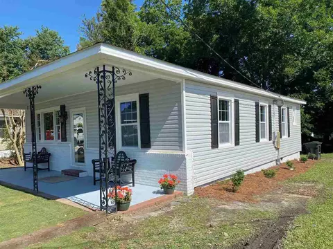 204 W D St, Erwin, NC 28339 photo 1