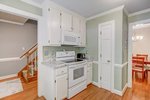 103 Hedgerow Ct, Cary, NC 27513 photo 6