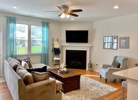 1008 Beyer Pl, Durham, NC 27703 photo 4