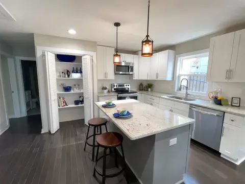318 Wake Pl, Durham, NC 27701 photo 2