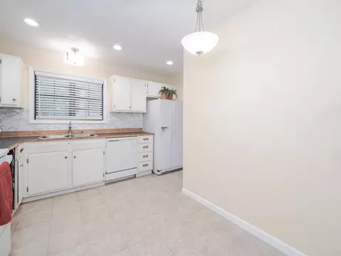 5 Willow Bridge Dr, Durham, NC 27707 photo 8