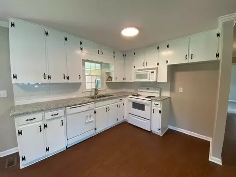407 E Pearsall St, Dunn, NC 28334 photo 9