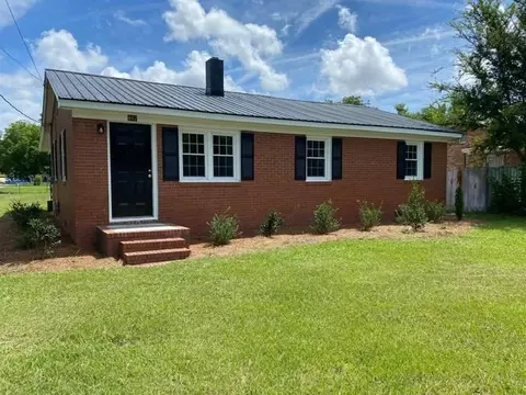 407 E Pearsall St, Dunn, NC 28334 photo 3