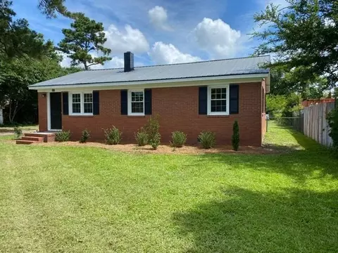407 E Pearsall St, Dunn, NC 28334 photo 2
