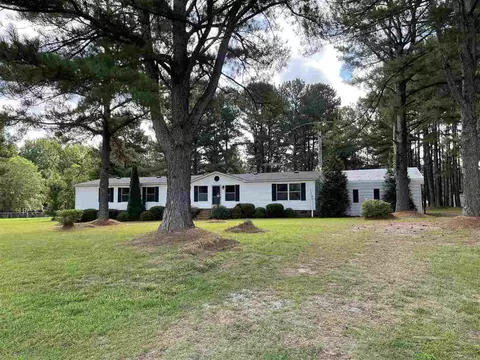 6101 Squirrel Den Rd, Bailey, NC 27807 photo 1