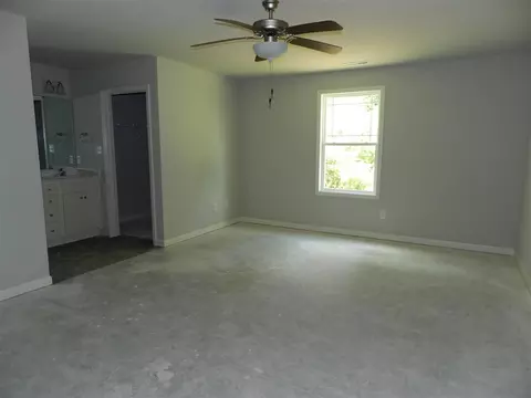 85 Mill Stream Dr, Selma, NC 27576 photo 8