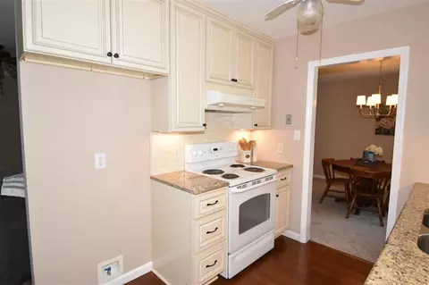 401 E Millbrook Rd, Raleigh, NC 27609 photo 12