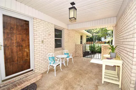 401 E Millbrook Rd, Raleigh, NC 27609 photo 3