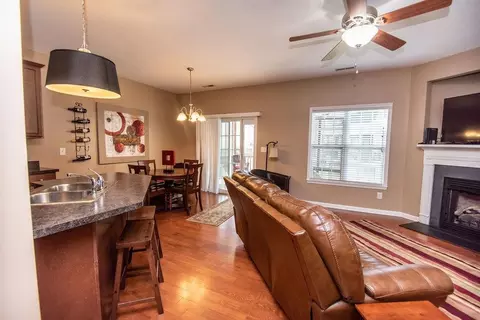 904 Willow Leaf Ct, Dunn, NC 28334 photo 5