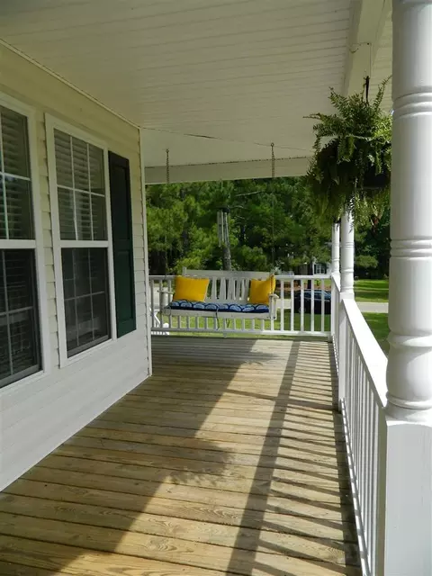 101 Phyllis Dr, Benson, NC 27504 photo 3
