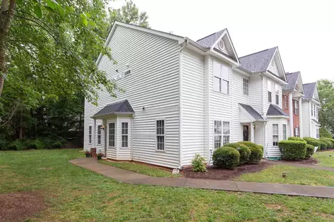 1 Moorefield Ct, Durham, NC 27705 photo 1