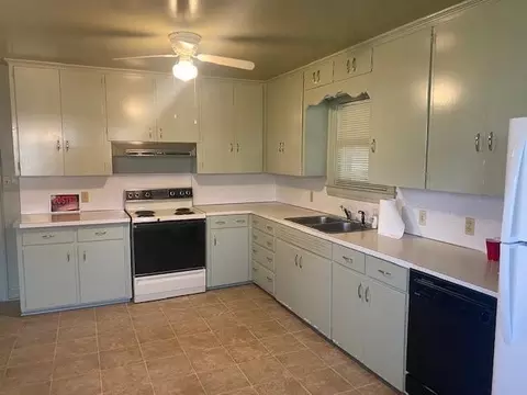 1403 N Ellis Ave, Dunn, NC 28334 photo 2