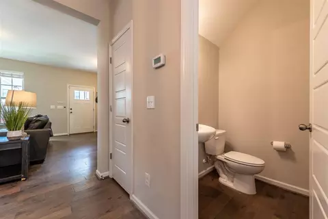 1005 Metropolitan Dr, Durham, NC 27713 photo 9