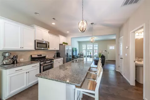 1005 Metropolitan Dr, Durham, NC 27713 photo 3