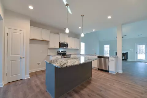 288 Berg St, Smithfield, NC 27577 photo 4