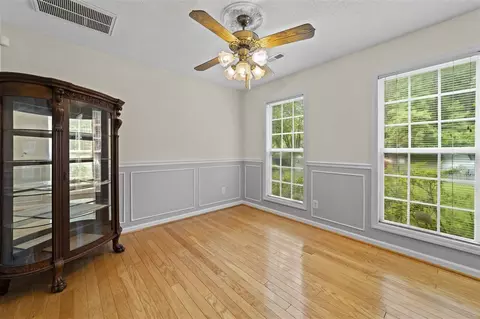 729 Valley Dr, Durham, NC 27704 photo 3
