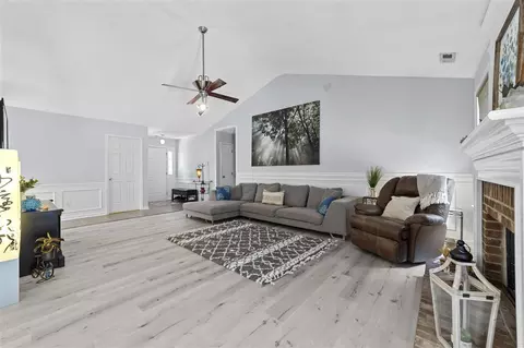 536 Crossview Ln, Durham, NC 27703 photo 3
