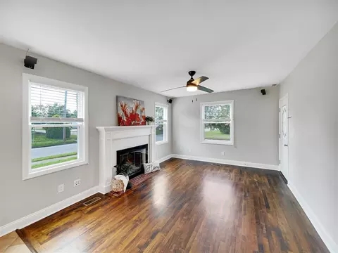 515 E Lee St, Smithfield, NC 27577 photo 6