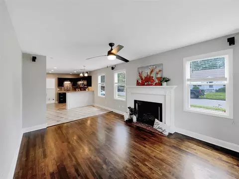 515 E Lee St, Smithfield, NC 27577 photo 4