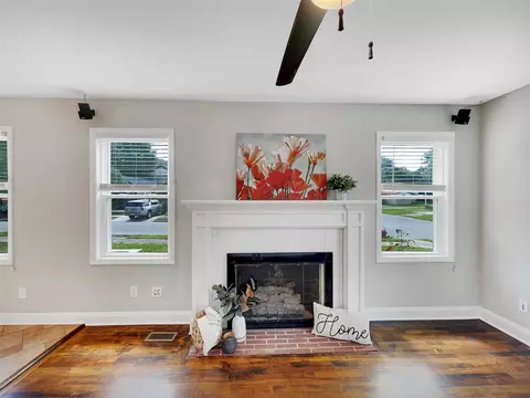 515 E Lee St, Smithfield, NC 27577 photo 5